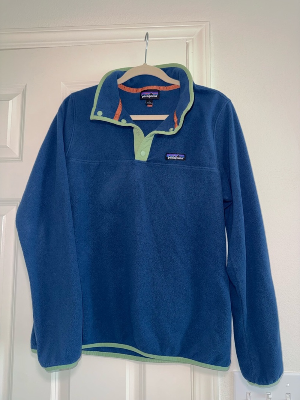 Patagonia Women’s Blue Synchilla Snap-T Fleece Pullover